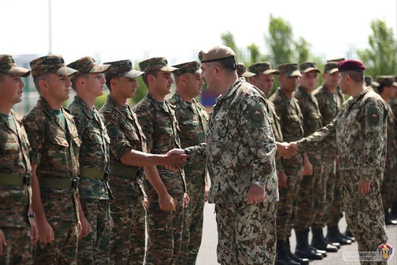 Эдвард Асрян принял присягу сержантов в Армении: подробности из Араратской области