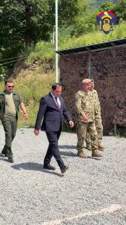 Сурен Папикян встретился с участниками учебных сборов в Араратской области