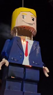 В Иране на похоронах Хаменеи сожгли чучело Трампа в стиле LEGO — детали церемонии