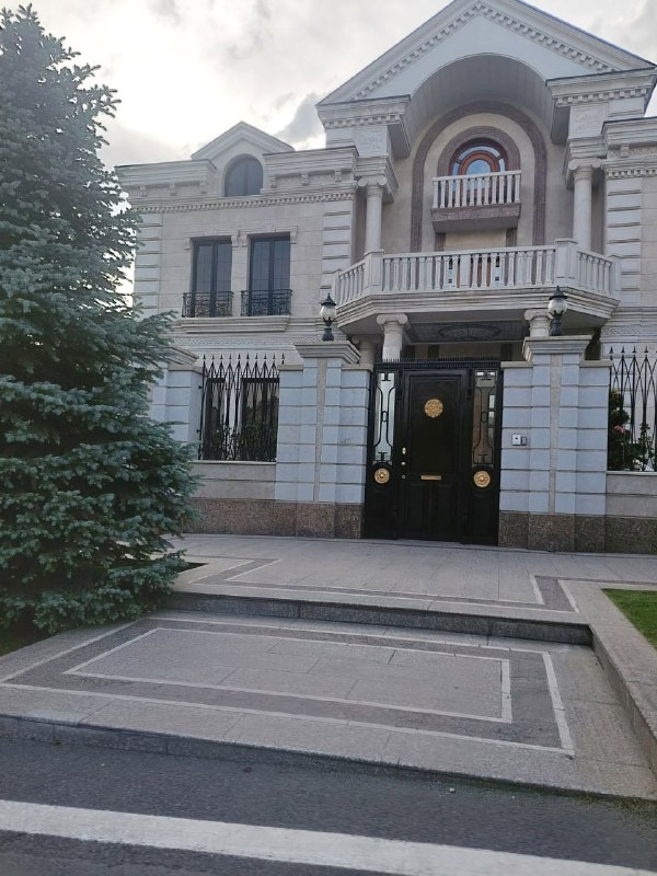Семья Карапетян в Араратской области под подозрением в уклонении от налогов на недвижимость