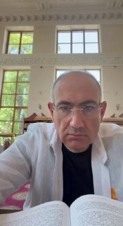 Никол Пашинян в читальном зале Национальной библиотеки, Араратская область