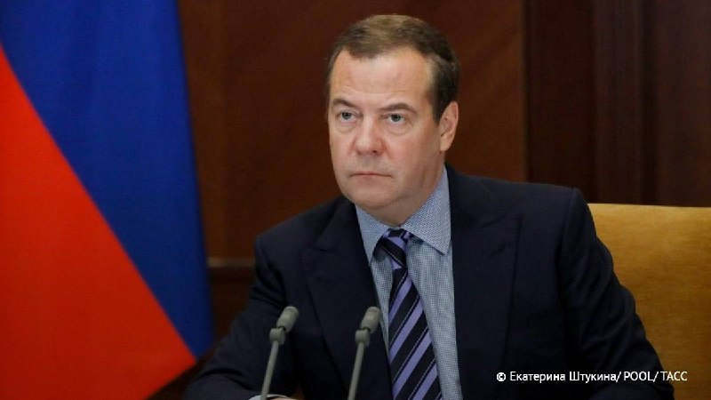 Медведев: Запад беспрецедентно вмешивался в избирательную кампанию в Армении