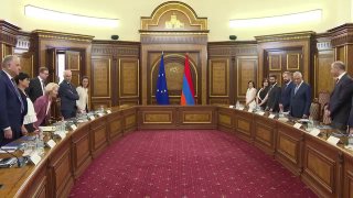 Урсула фон дер Ляйен пообещала открыть рынок ЕС для армянских товаров в случае закрытия РФ — заявление для Араратской области